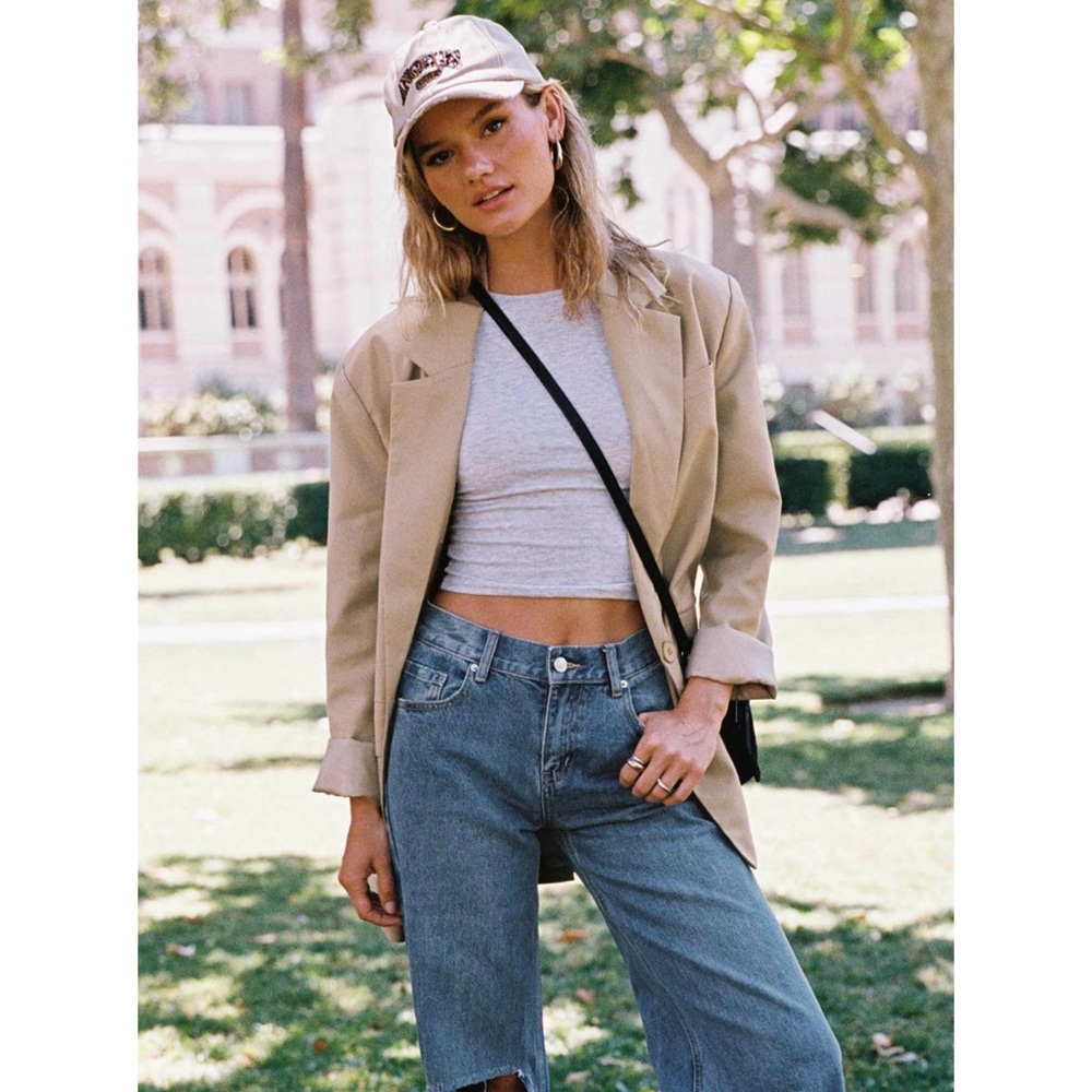 Lioness Blazer - Picture 3 of 13